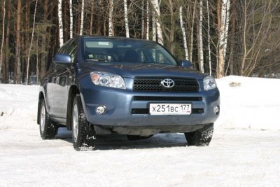 ������� ����: RAV4 � Grand Vitara