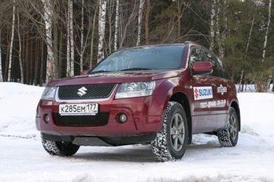 ������� ����: RAV4 � Grand Vitara