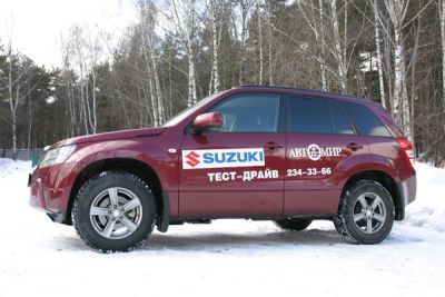 ������� ����: RAV4 � Grand Vitara